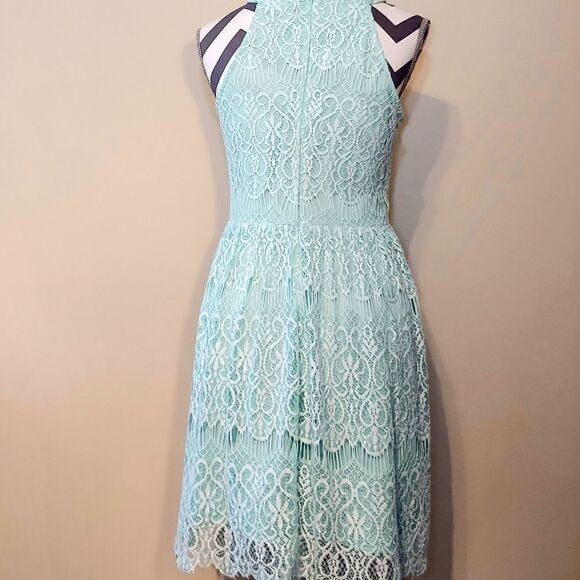 GUC Pinky Sherbert Green Sleeveless Lace Mini Dress Womens - Picture 2 of 9